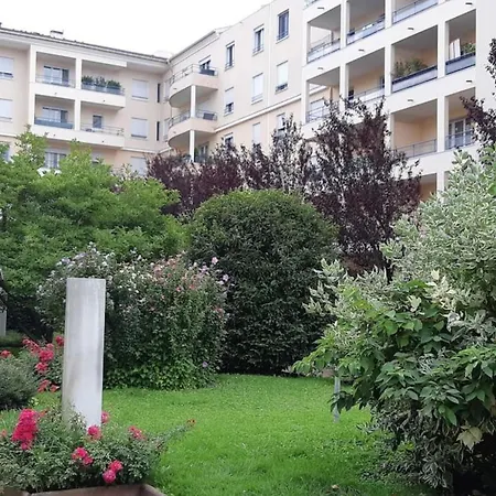 Le Jardin De L'Atrium - Appartement Moderne Proche De Geneve Et Palexpo Saint-Julien-en-Genevois Buitenkant foto
